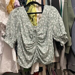 Abercrombie smock back floral blouse